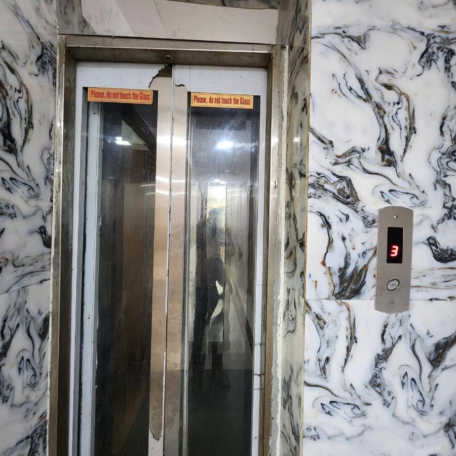 Hotel Royal Afghan New Delhi Exterior photo