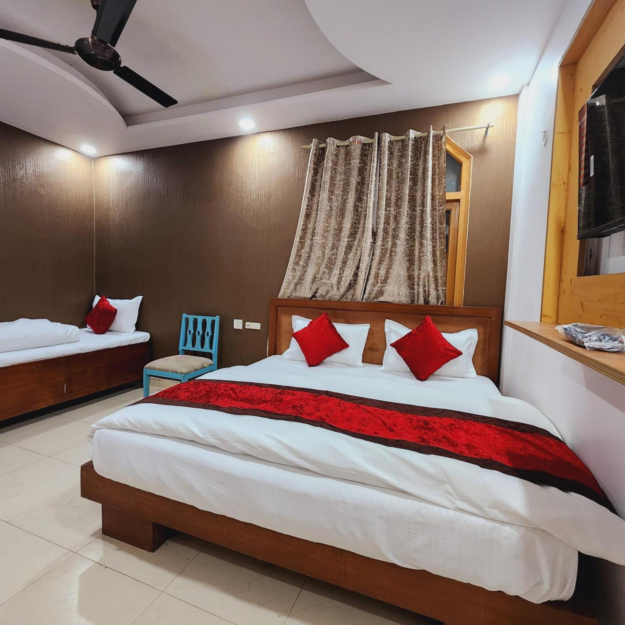 Hotel Royal Afghan New Delhi Exterior photo