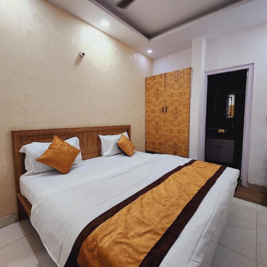 Hotel Royal Afghan New Delhi Exterior photo