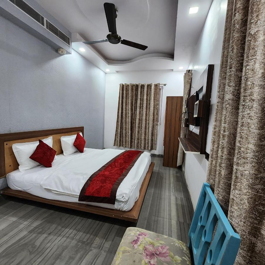 Hotel Royal Afghan New Delhi Exterior photo