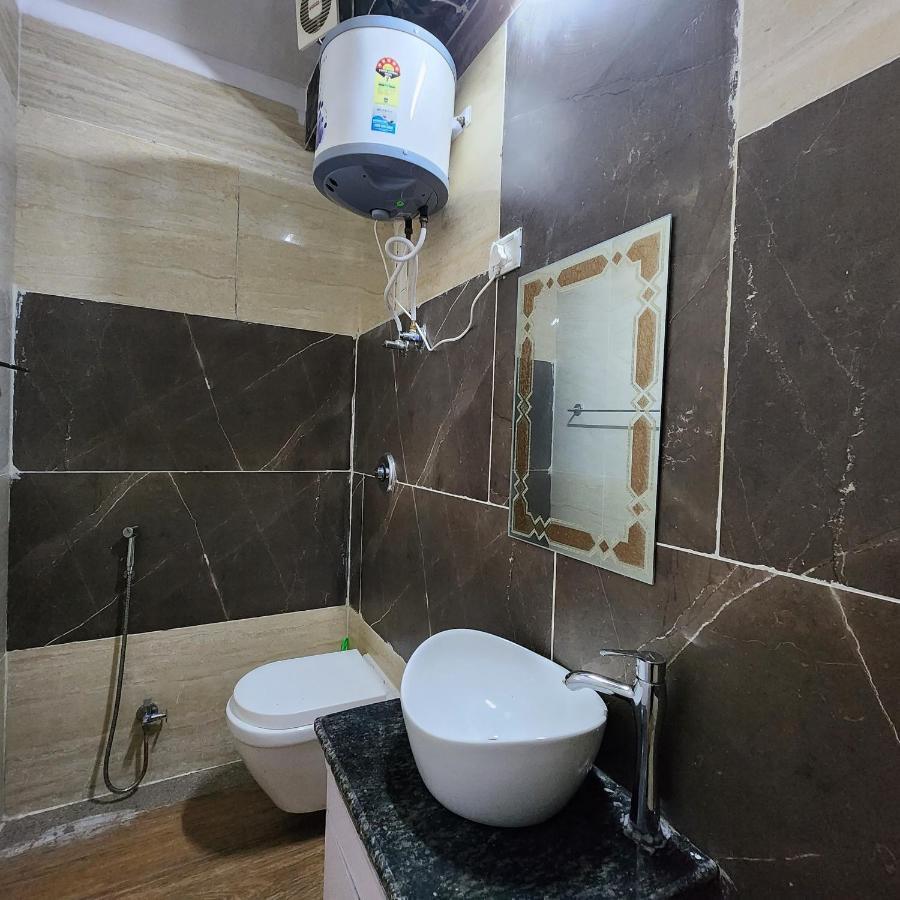 Hotel Royal Afghan New Delhi Exterior photo