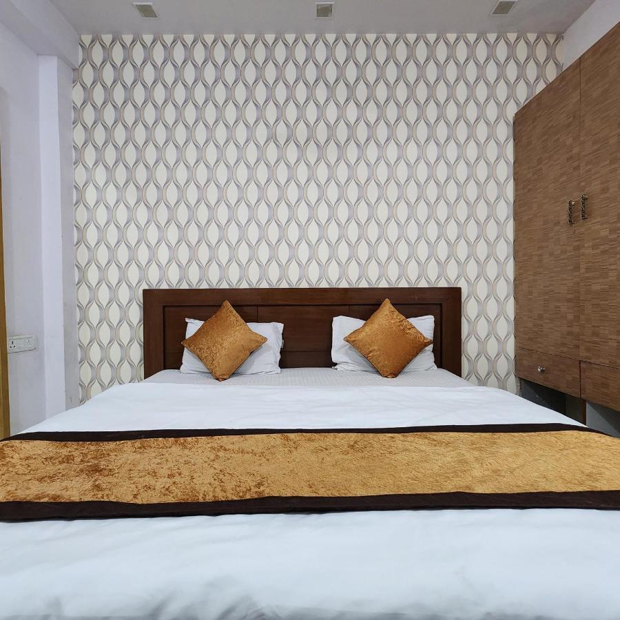 Hotel Royal Afghan New Delhi Exterior photo