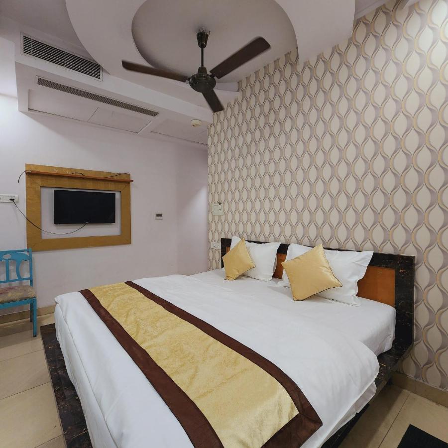 Hotel Royal Afghan New Delhi Exterior photo