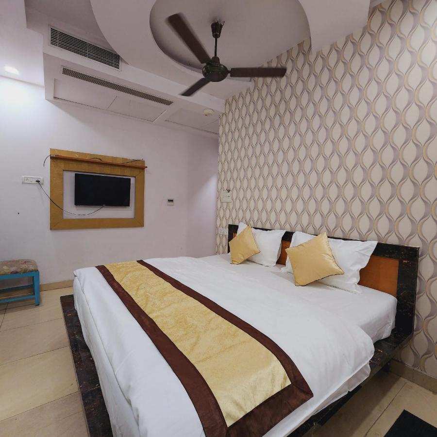 Hotel Royal Afghan New Delhi Exterior photo
